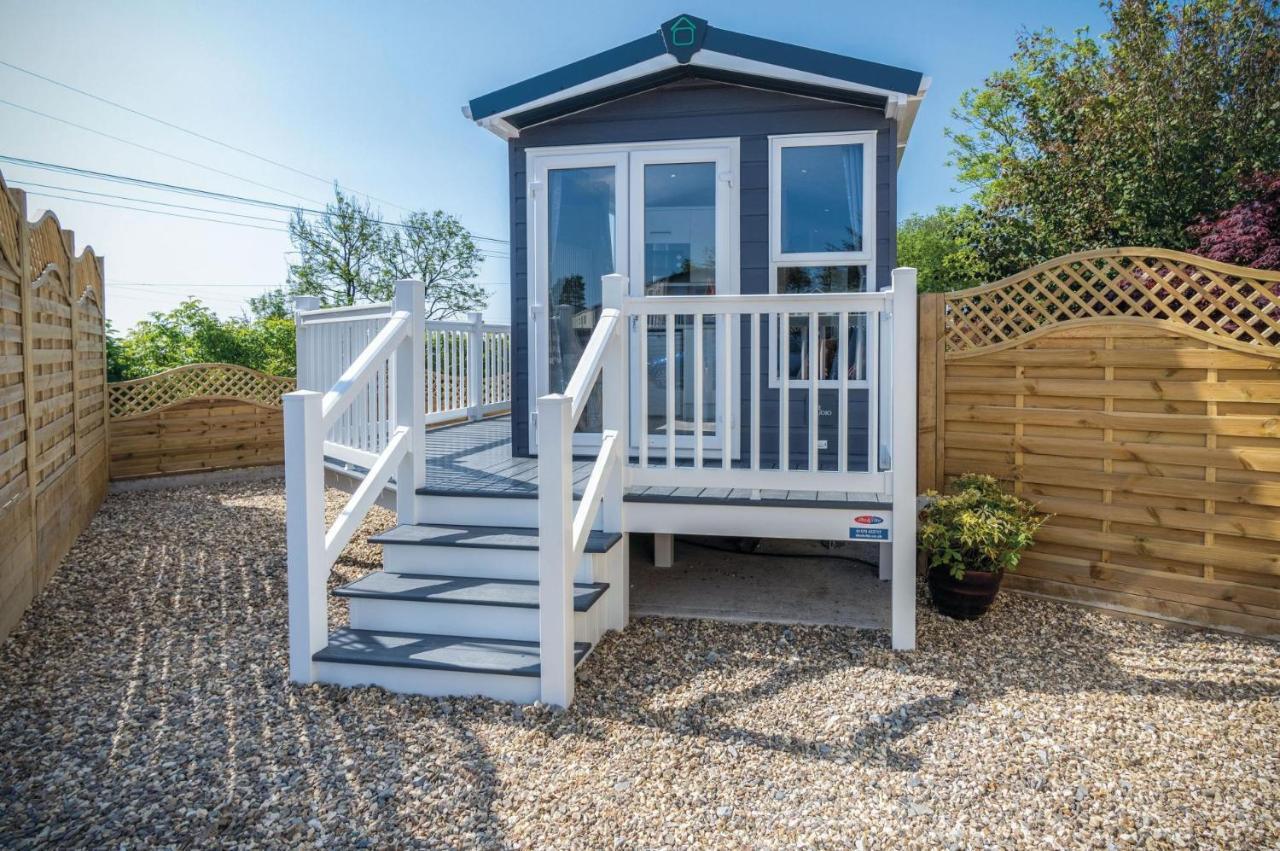 The Studio - 1 Bedroom Cabin - Amroth Bagian luar foto